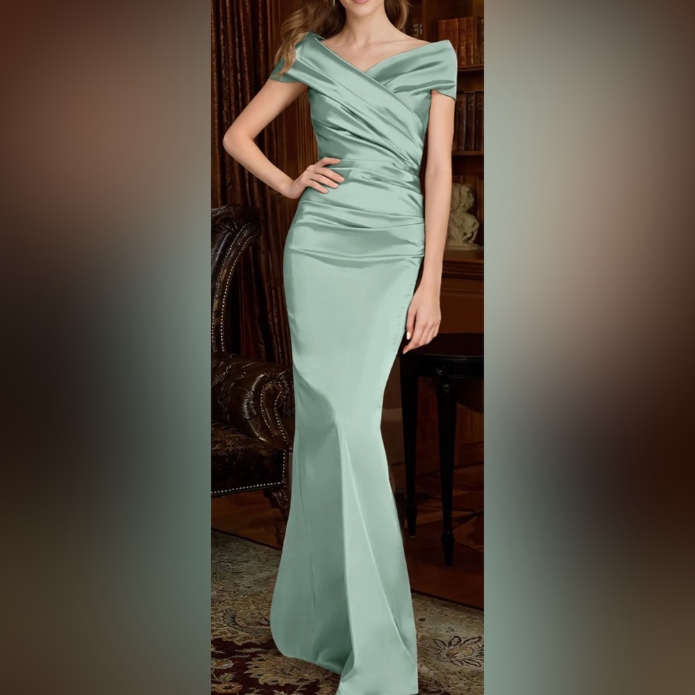 Elegant Sheath/Column Off Shoulder Eucalyptus MOB/MOG gown